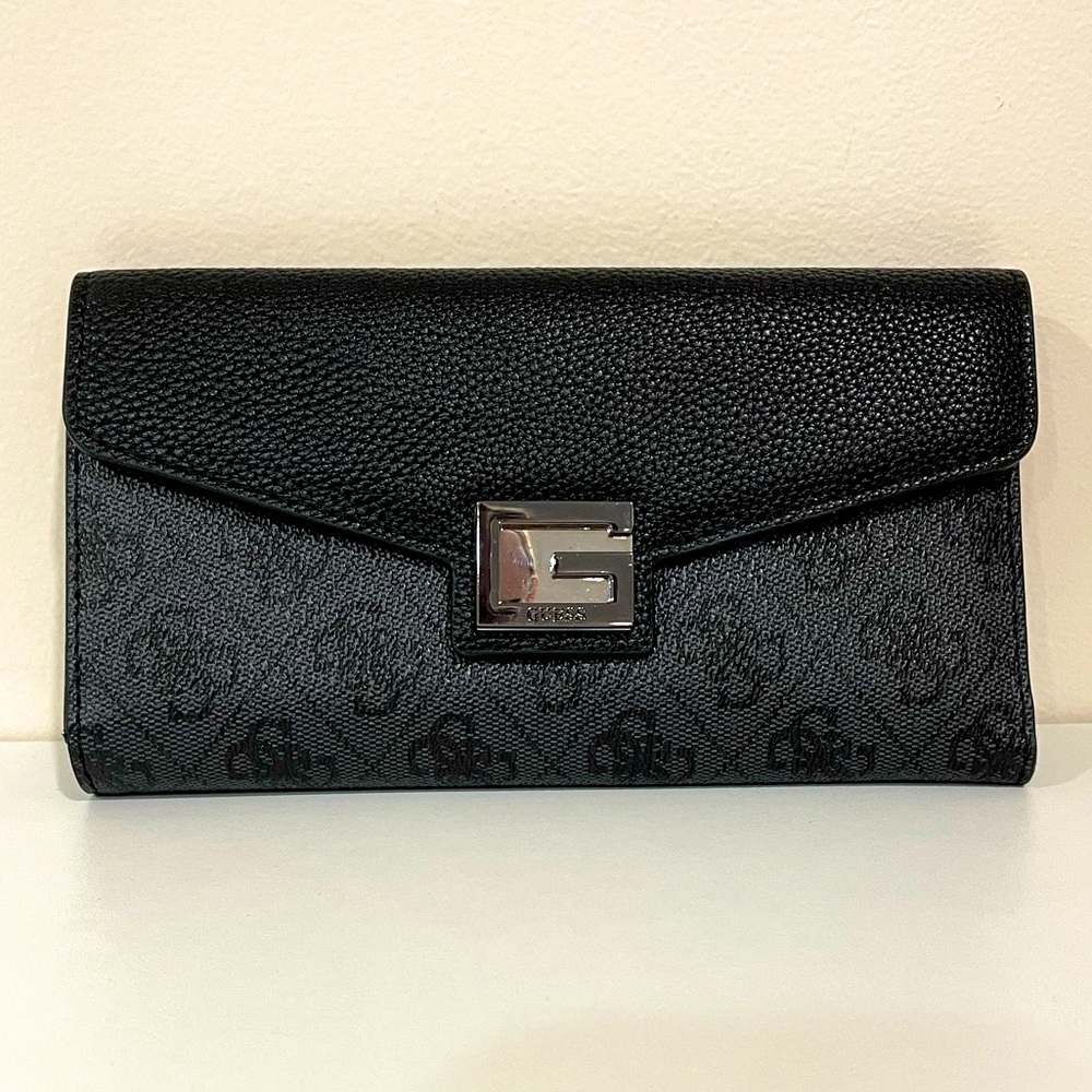 NWOT Guess Laurel Wallet